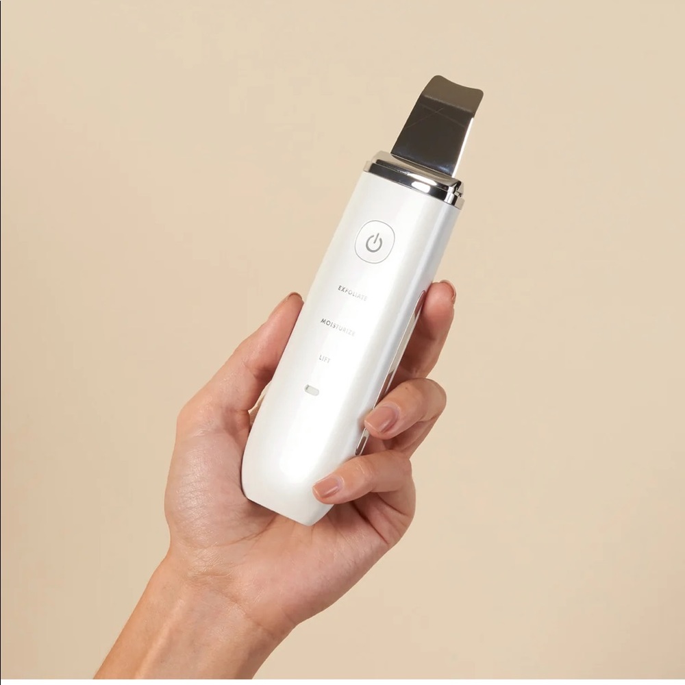 BRAND NEW. NIB. White, Ultrasonic Exfoliating Skin Spatula. IN UNOPENED BOX - Picture 3 of 8